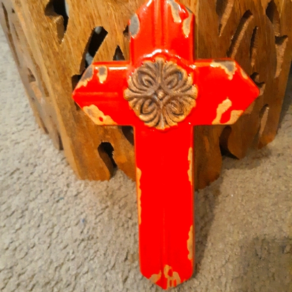 ARTISAN CERAMIC RED DISTRESSED WALL CROSS NEW! - Picture 1 of 6
